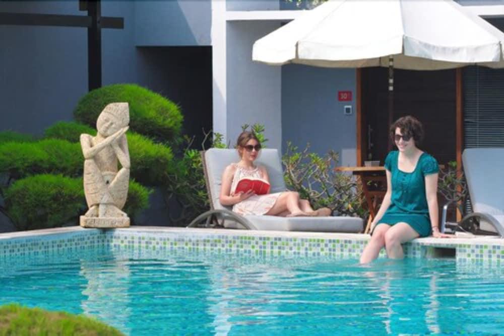 Готель The Harmony Seminyak Екстер'єр фото